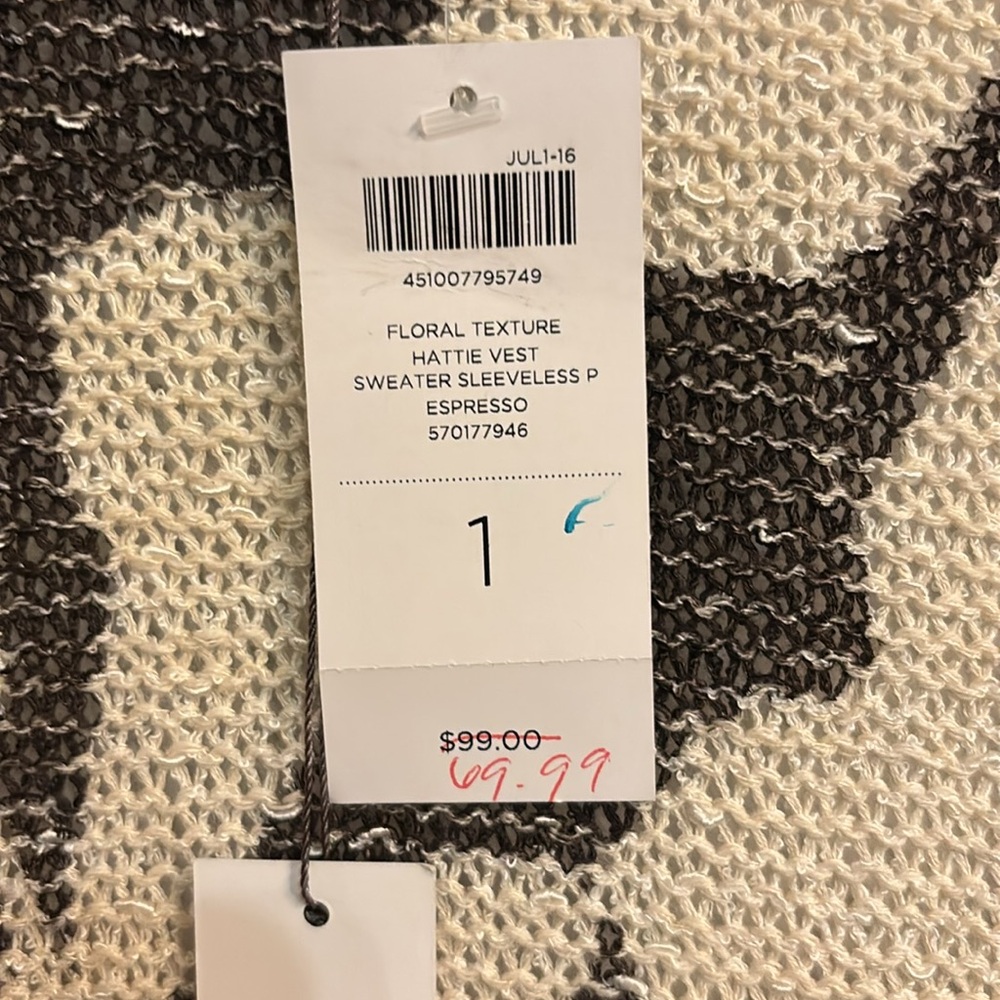 NWT Chicos Knit Sweater Vest Size Medium - Picture 6 of 8